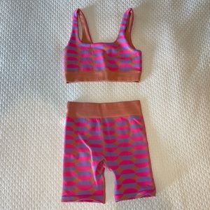 BRAND NEW Unused Fabletics Set (Biker Shorts and Sports Bra) Size Extra Small